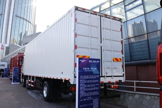 9.6 متر Sinotruk HOWO Cargo Box Truck MAX 330HP 6X2