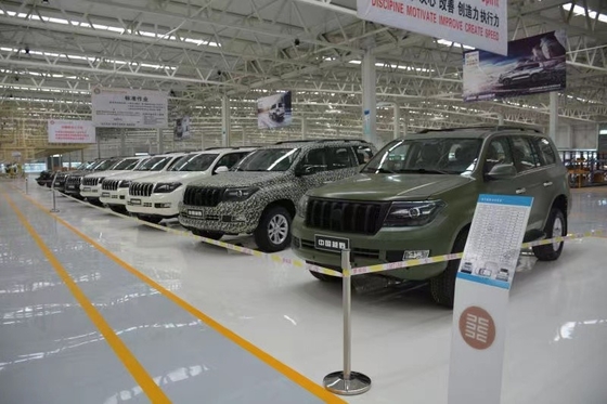 موجودی SUV خارج از جاده قدرت بزرگ فضای بزرگ سه رنگ تکنولوژی موتور پیشرفته ساخت خودرو