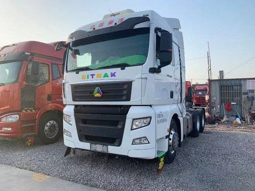 Sinotruk Sitrak C7H کامیون های سنگین کارکرده 540 اسب بخار موتور 6*4 MAN گیربکس ZF