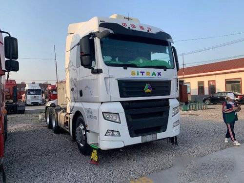 Sinotruk Sitrak C7H کامیون های سنگین کارکرده 540 اسب بخار موتور 6*4 MAN گیربکس ZF