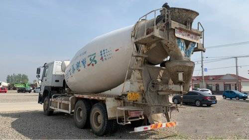 میکسر بتن 14 متر مکعبی Sinotruk کامیون های سنگین کارکرده یورو 4 340 اسب بخار
